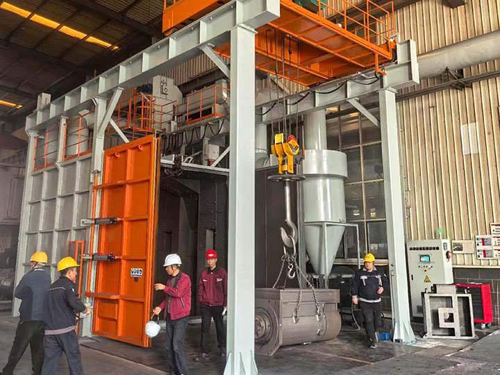 Крюковая дробеметная установка для крупных деталей