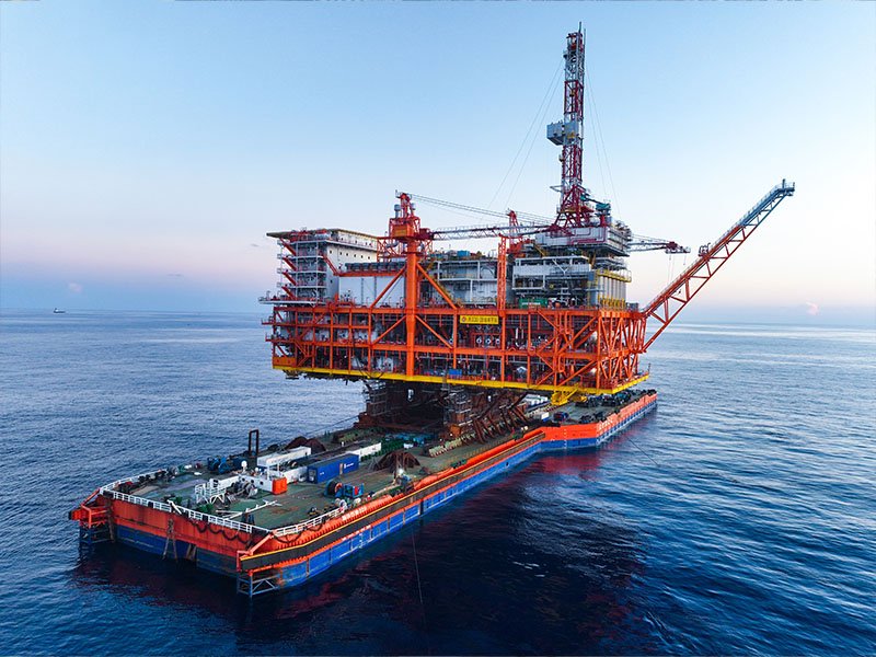 Офшорная морская стальная конструкция, требующая долговечной антикоррозионной защиты